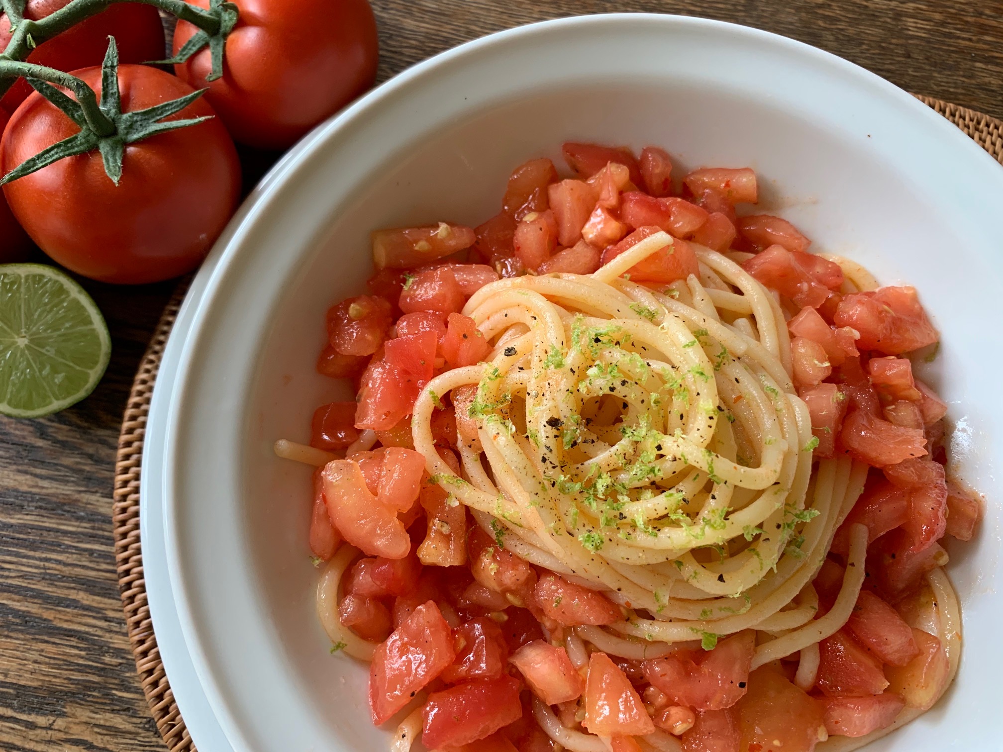 Spaghetti with Fresh Tomatoes, Lime and Sambal Oelek